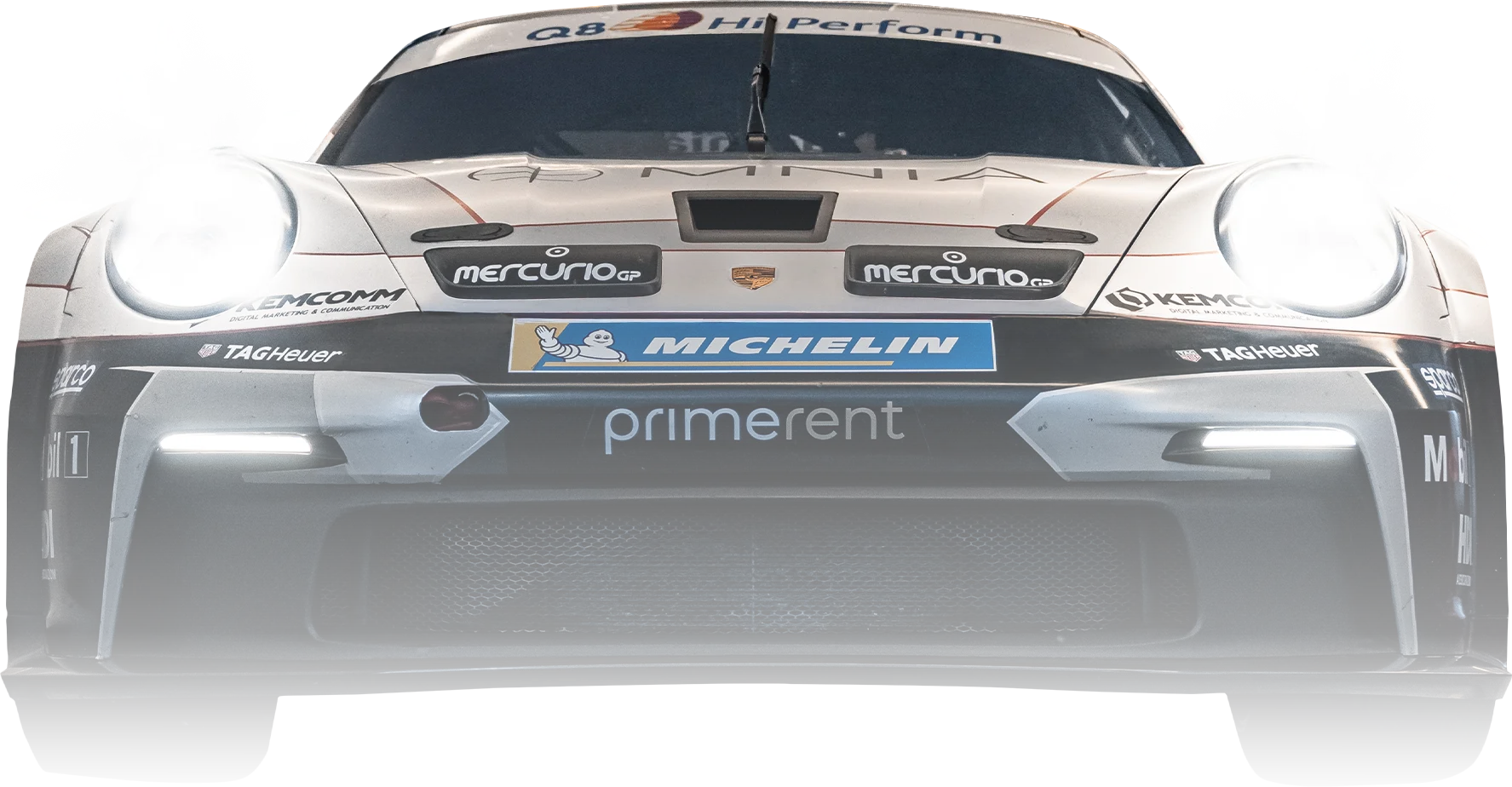 omnia-porshe-frontale-fari-accesi-006